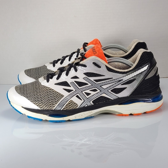 washing asics running shoes